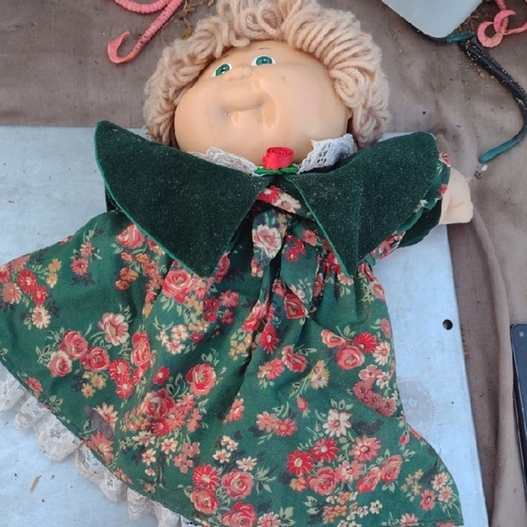 1982 Original Cabbage Patch Doll in Dress - Picture 1 of 2
